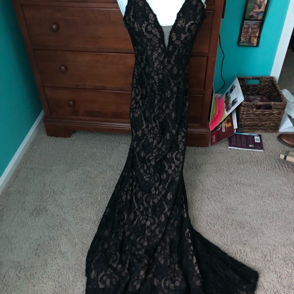 Xscape Black Lace Prom Dress Size 2 - Picture 4 of 5